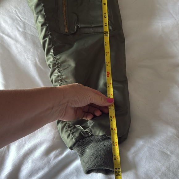 ✈️ Bomber Jacket punk rock patches worn once! Men’s medium women’s L to XL - Picture 10 of 15